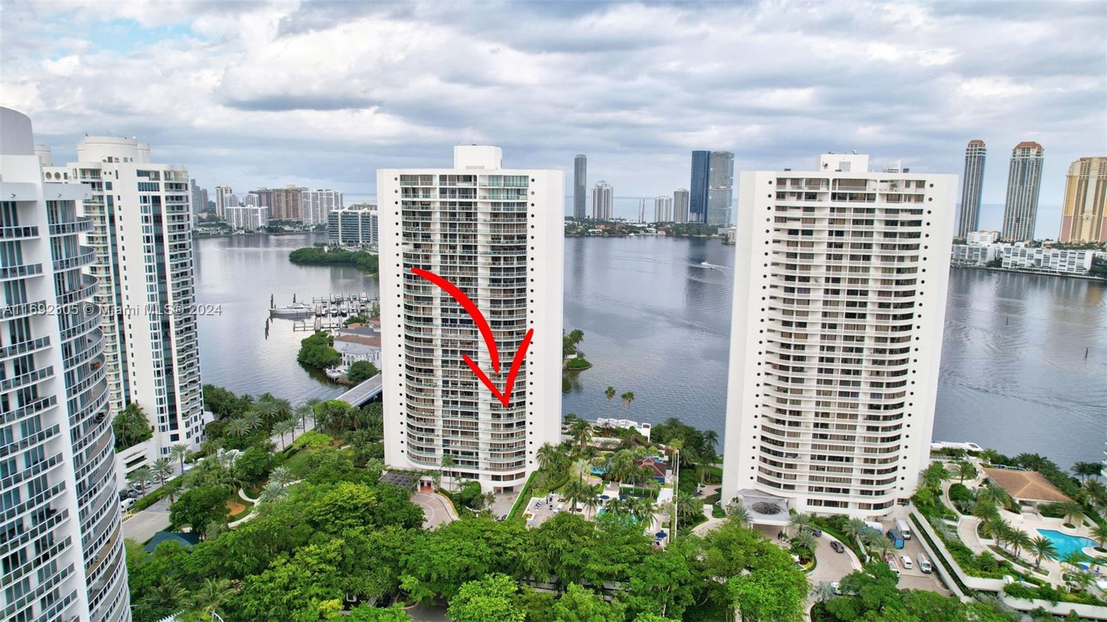 4000 ISL BLVD WILLIAMS IS - Residential