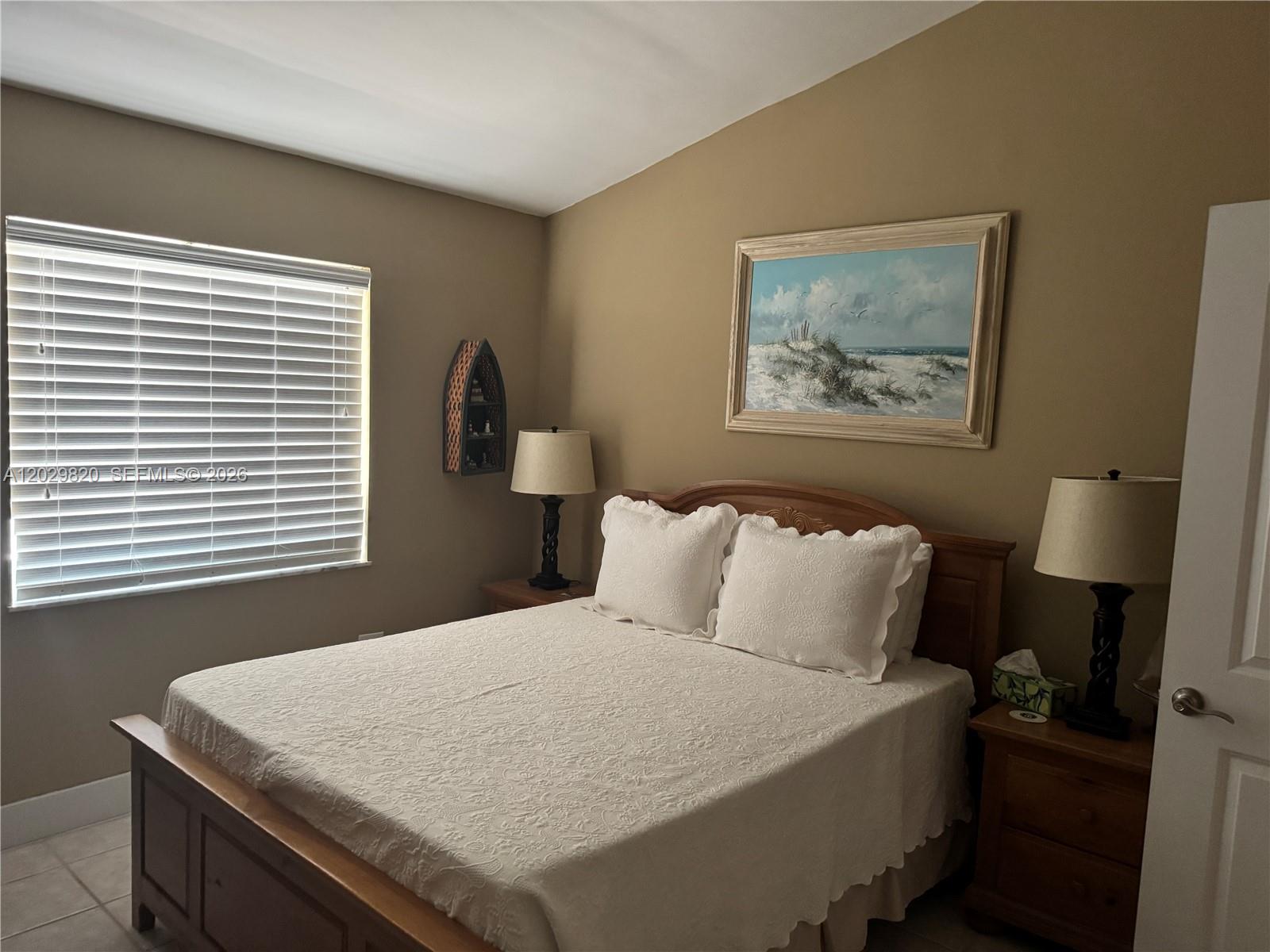 ISLAMORADA SOUTH - Residential