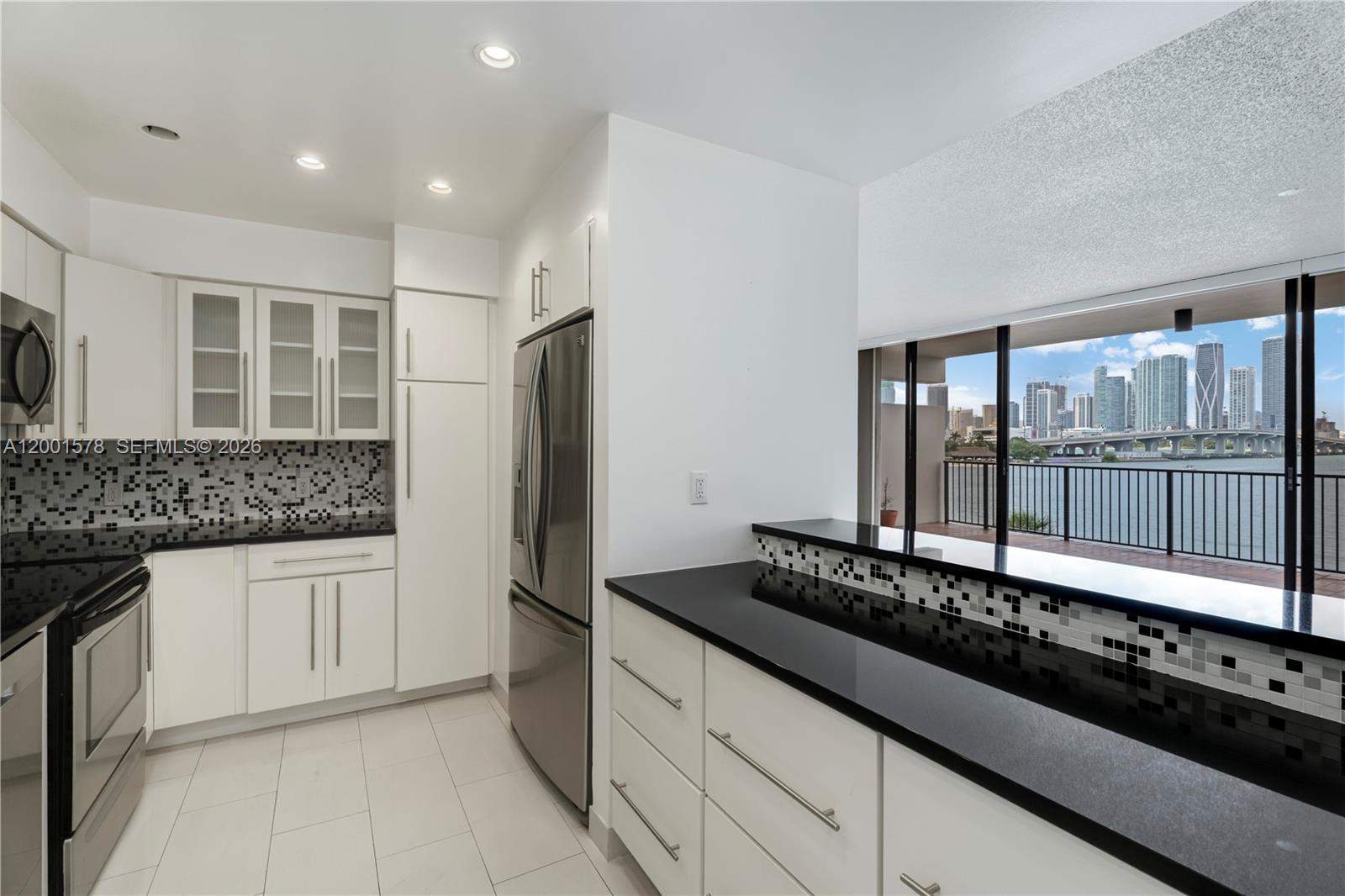 ONE THOUSAND VENETIAN WAY - Residential