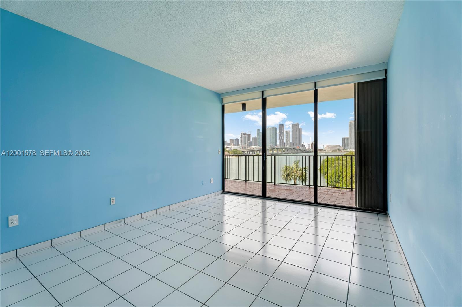 ONE THOUSAND VENETIAN WAY - Residential