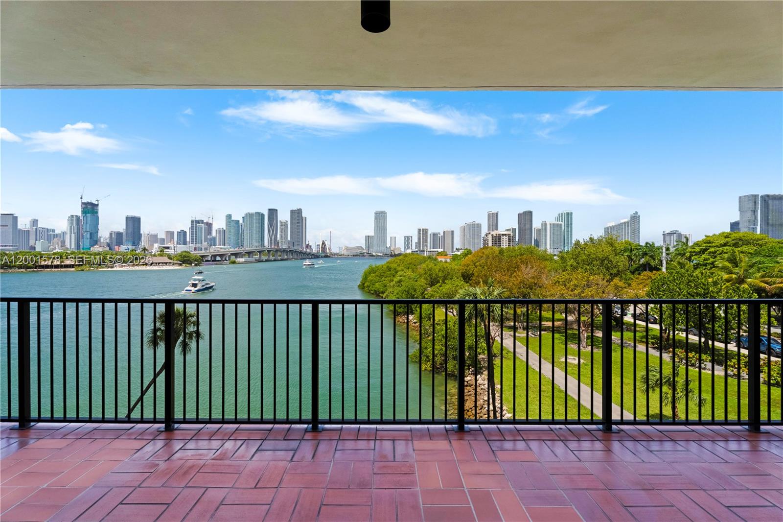 ONE THOUSAND VENETIAN WAY - Residential