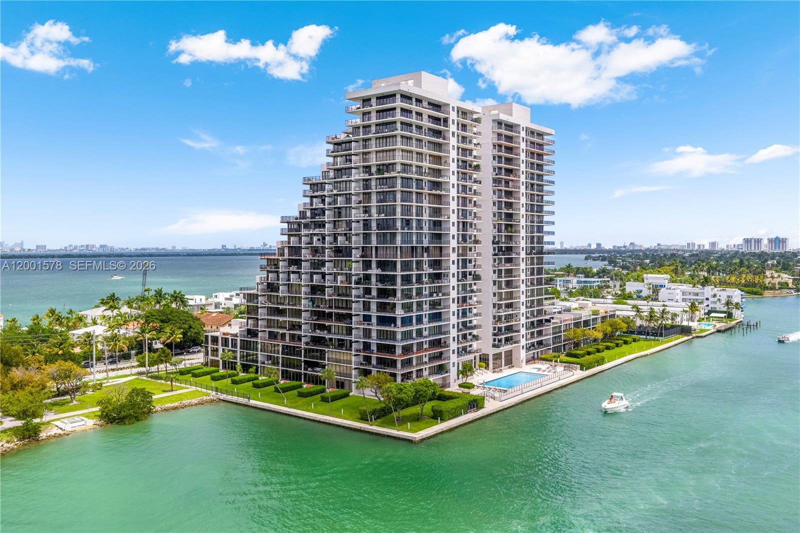 ONE THOUSAND VENETIAN WAY - Residential