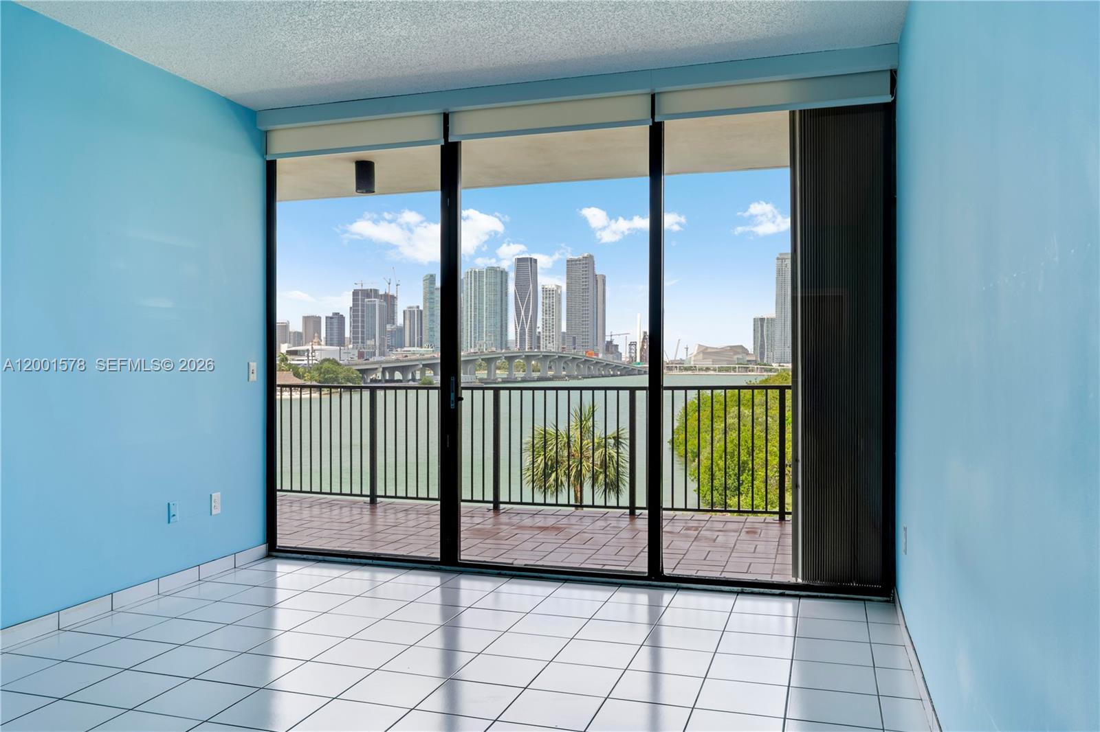 ONE THOUSAND VENETIAN WAY - Residential