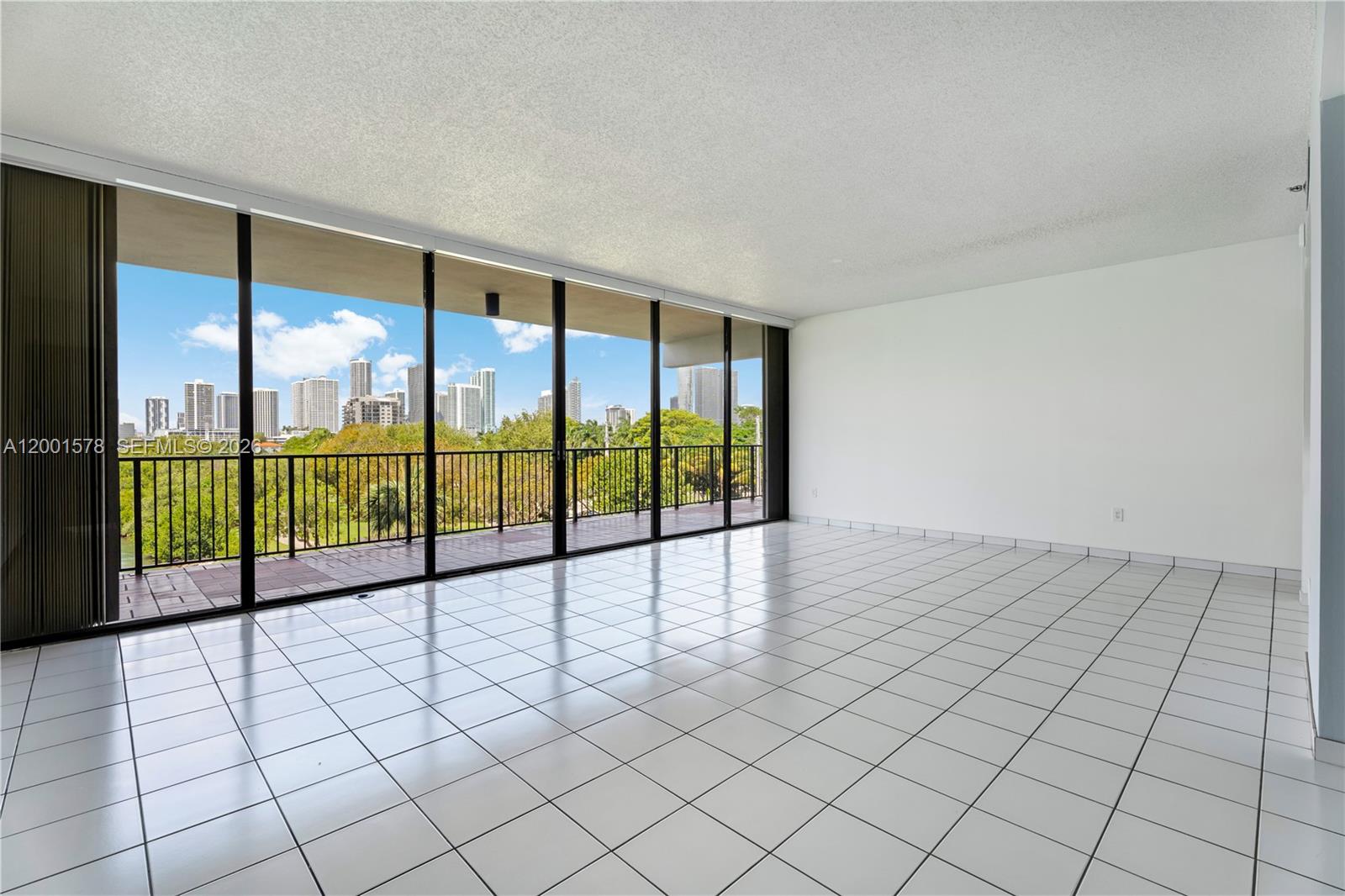 ONE THOUSAND VENETIAN WAY - Residential