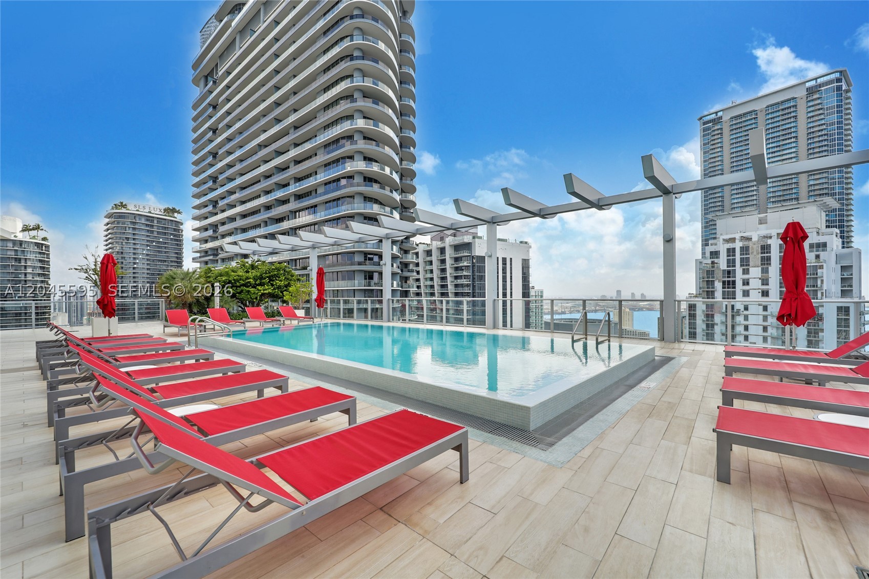 1100 MILLECENTO RESIDENCE - Residential
