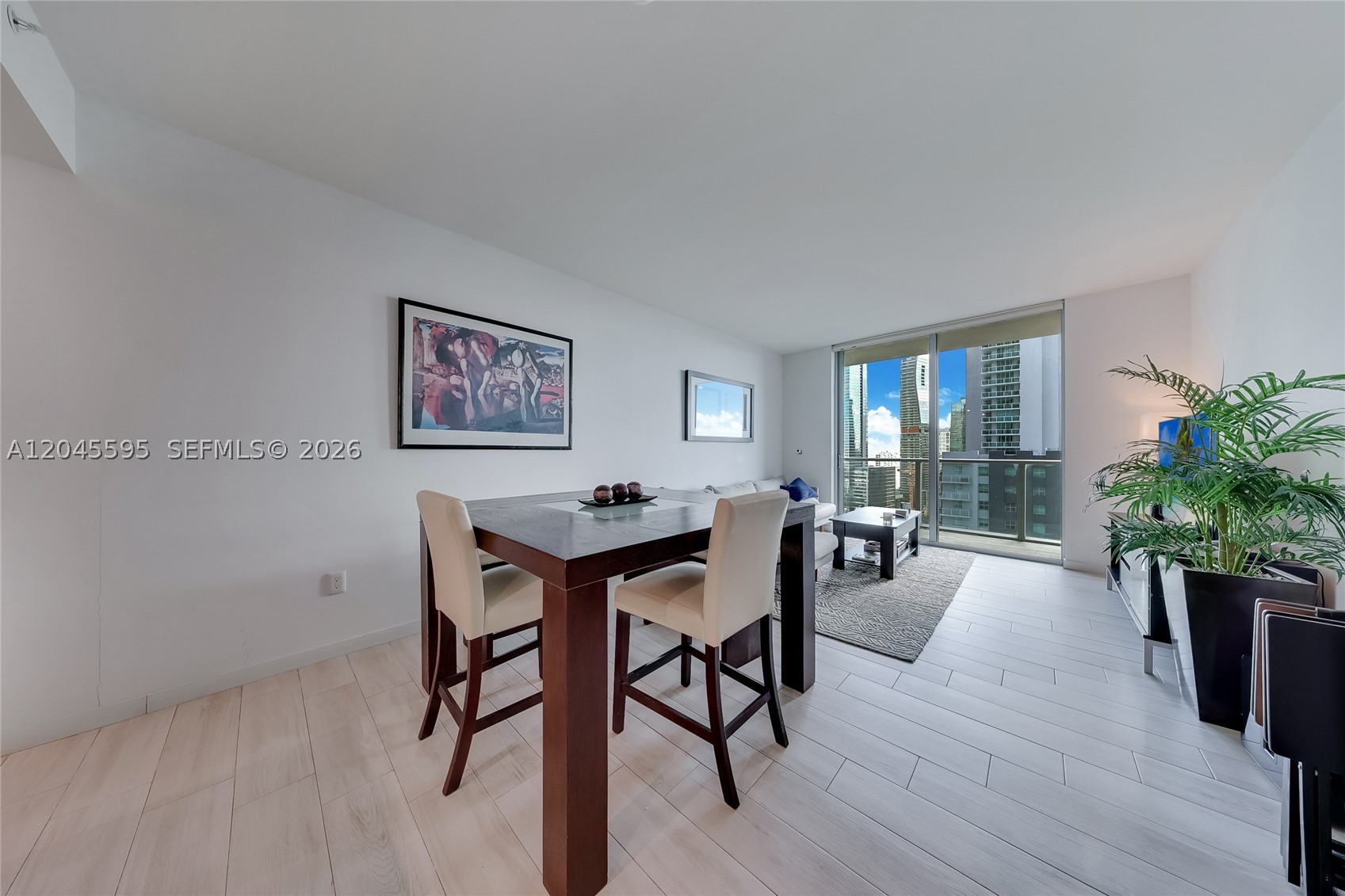 1100 MILLECENTO RESIDENCE - Residential