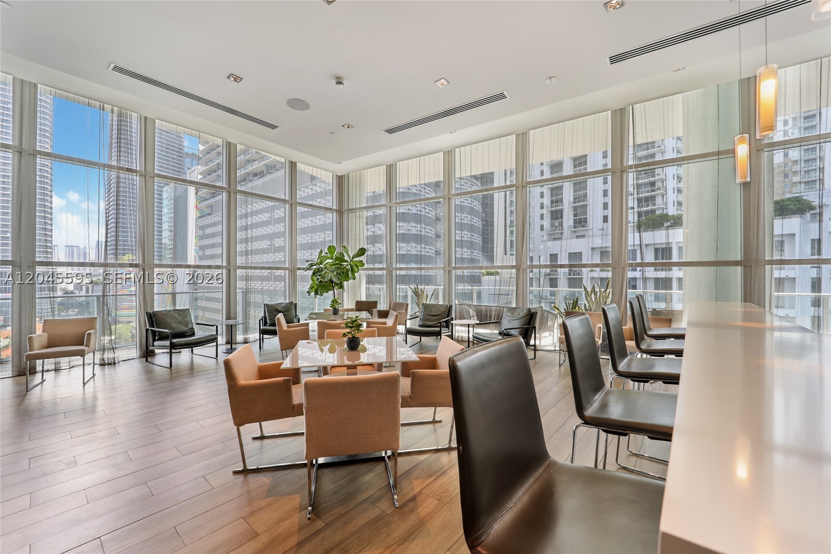 1100 MILLECENTO RESIDENCE - Residential