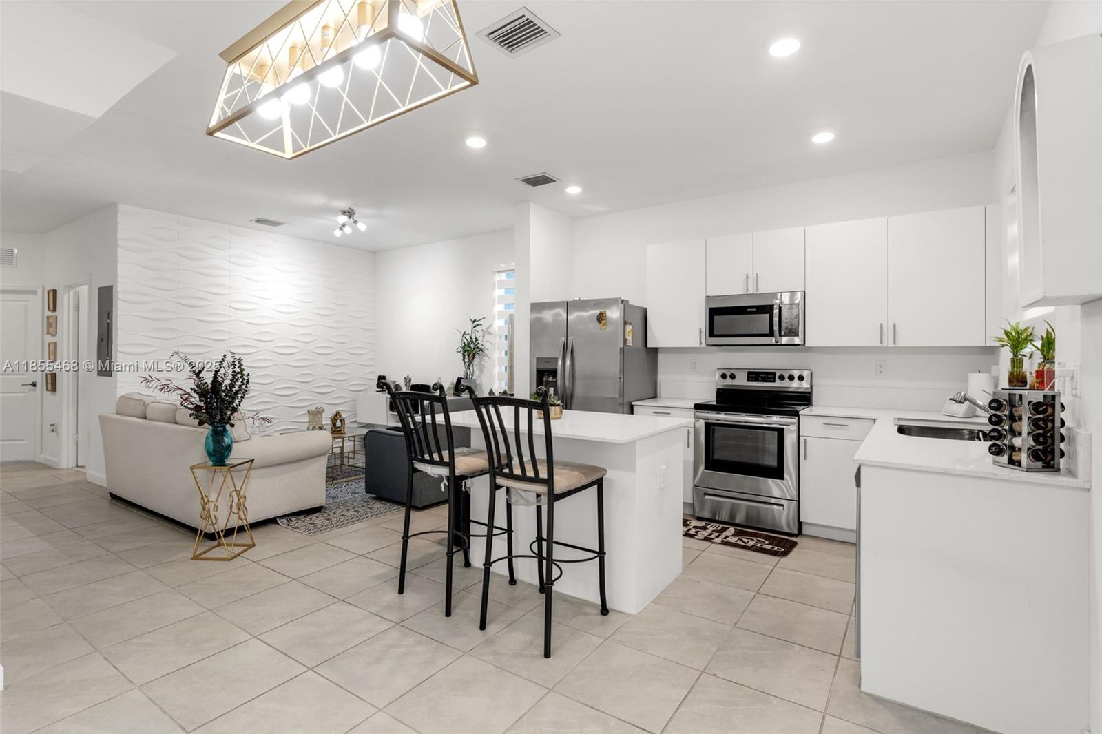 PINE ISLE - Residential