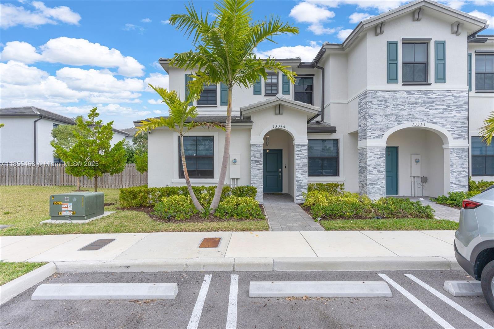 PINE ISLE - Residential