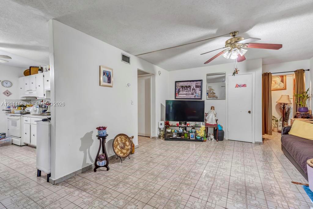 LAWRENCE ESTATE EAST ADDN - Residential Income