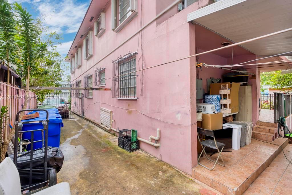 LAWRENCE ESTATE EAST ADDN - Residential Income