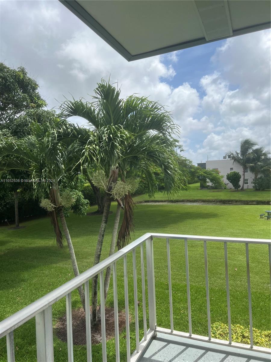 KINGS POINT BURGUNDY COND - Residential Lease