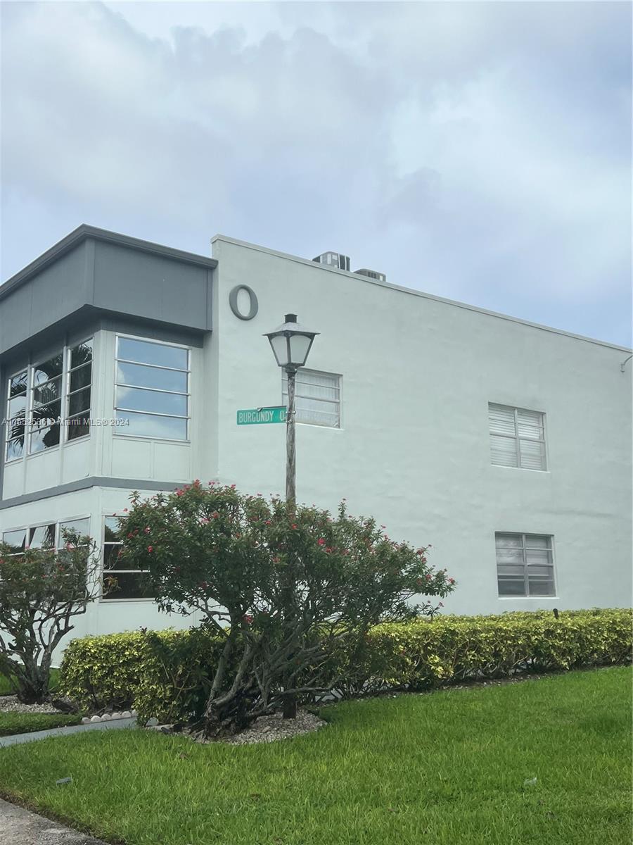 KINGS POINT BURGUNDY COND - Residential Lease