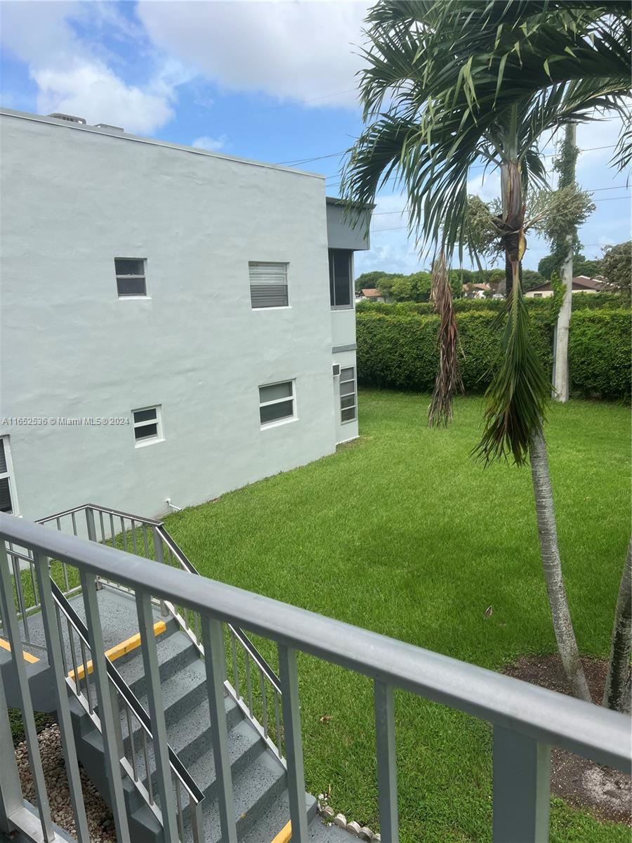 KINGS POINT BURGUNDY COND - Residential Lease