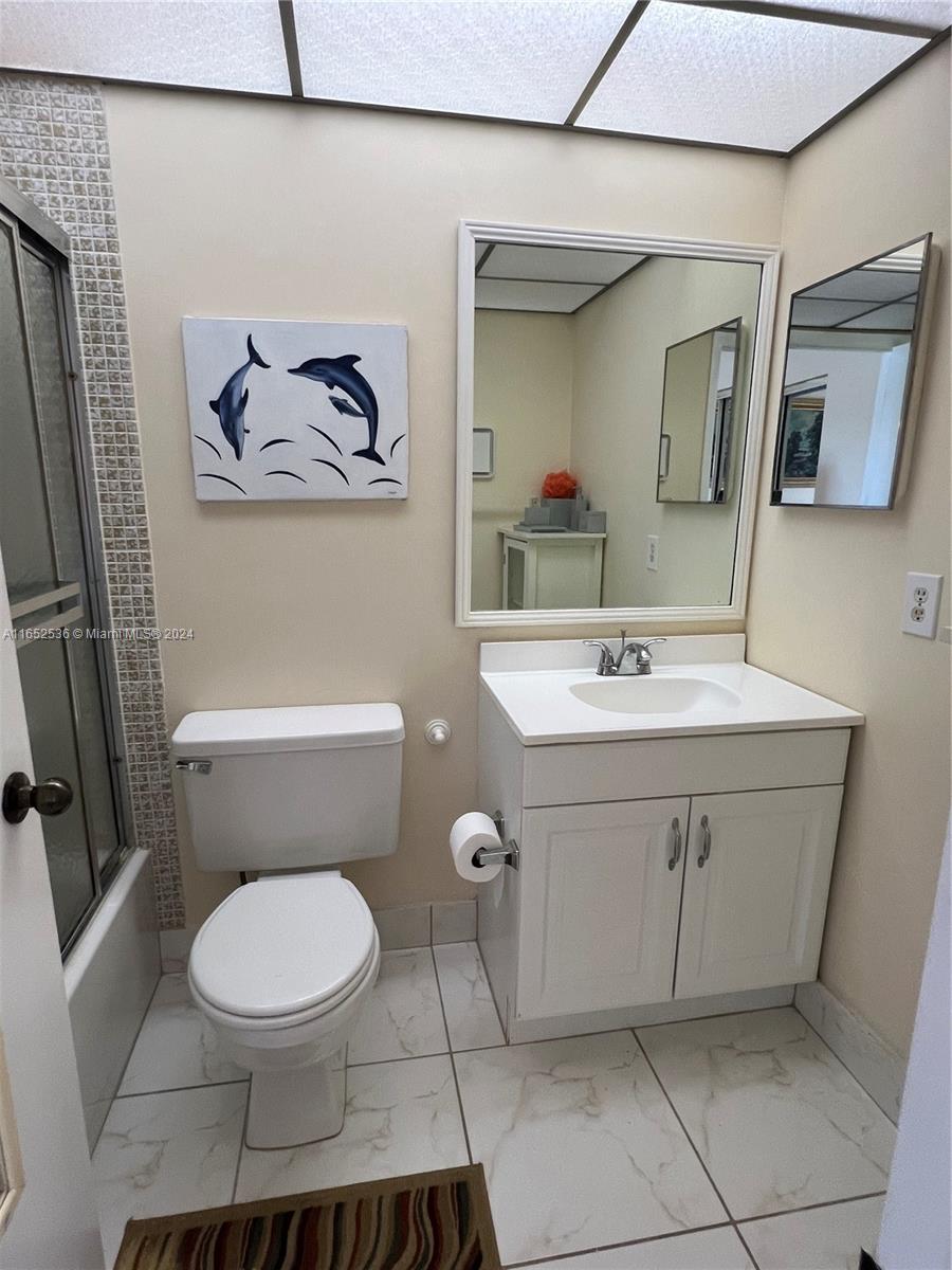 KINGS POINT BURGUNDY COND - Residential Lease
