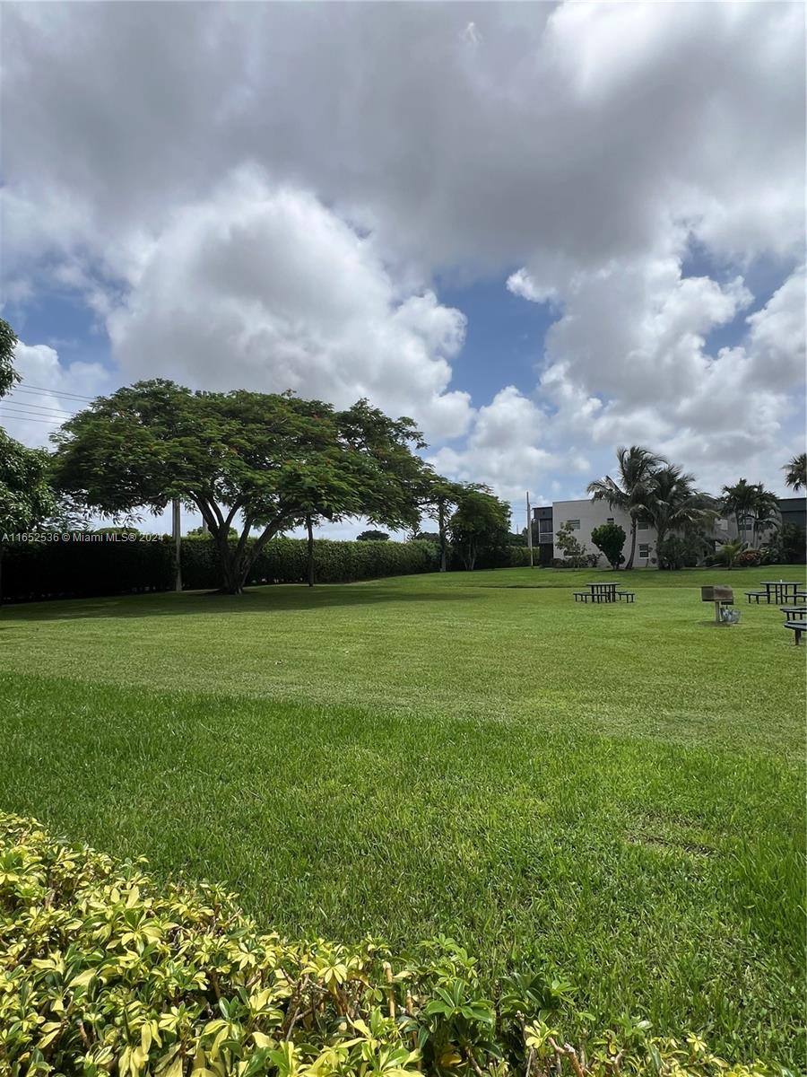 KINGS POINT BURGUNDY COND - Residential Lease