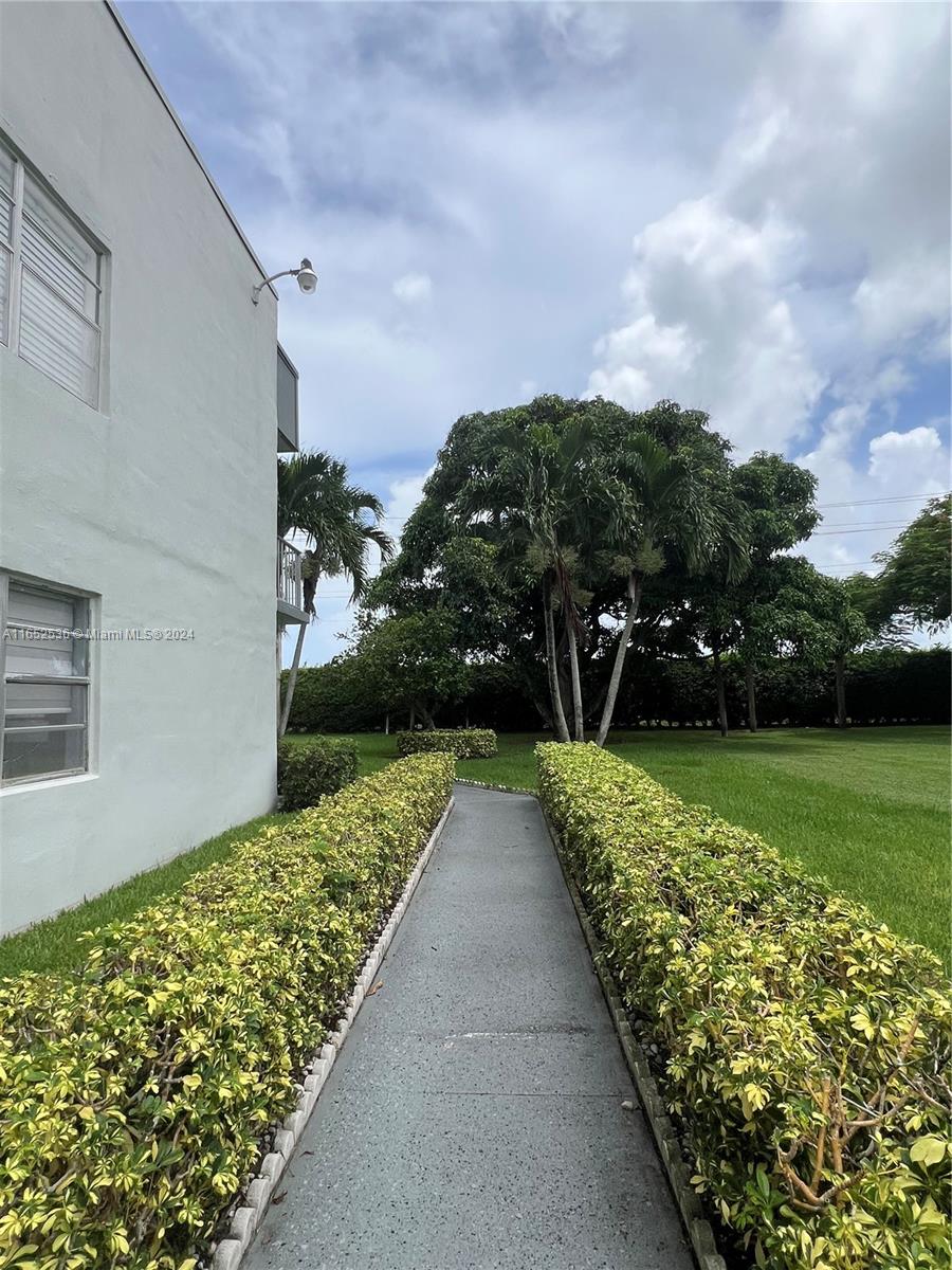 KINGS POINT BURGUNDY COND - Residential Lease