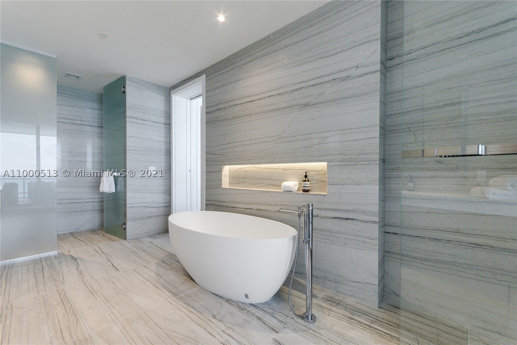 EIGHTY SEVEN PARK - Residential