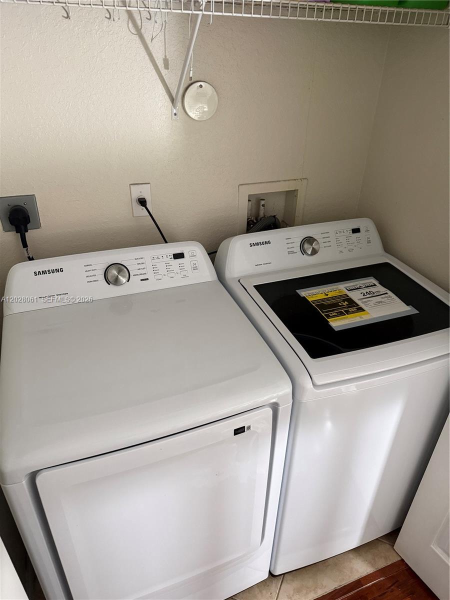 MELROSE POINT CONDO - Residential Lease