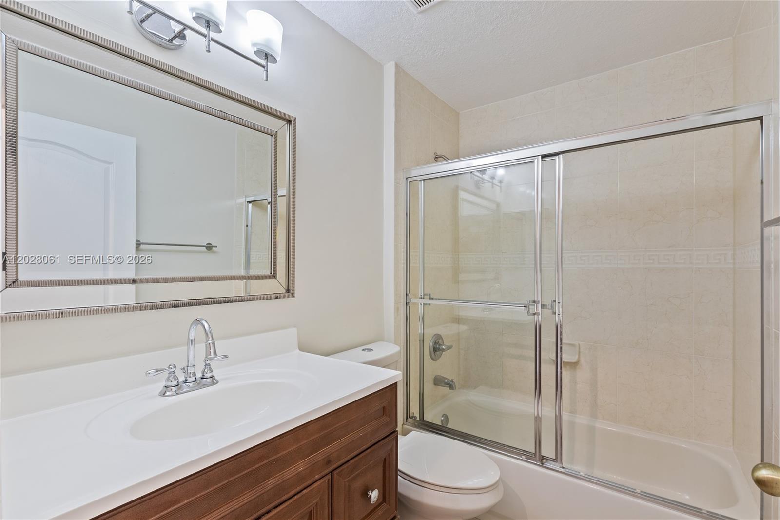 MELROSE POINT CONDO - Residential Lease