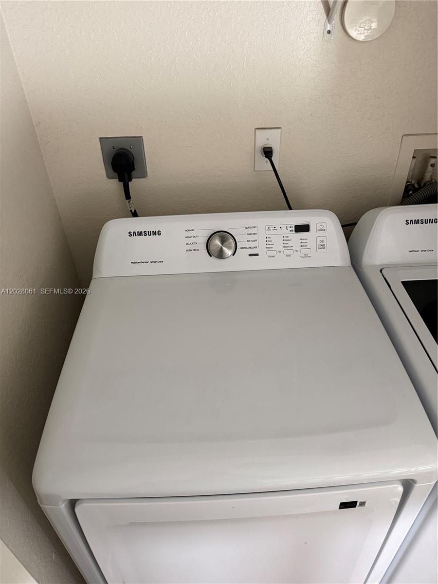 MELROSE POINT CONDO - Residential Lease