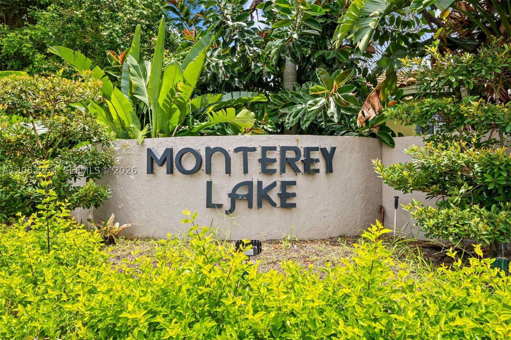 MONTEREY LAKE - Residential
