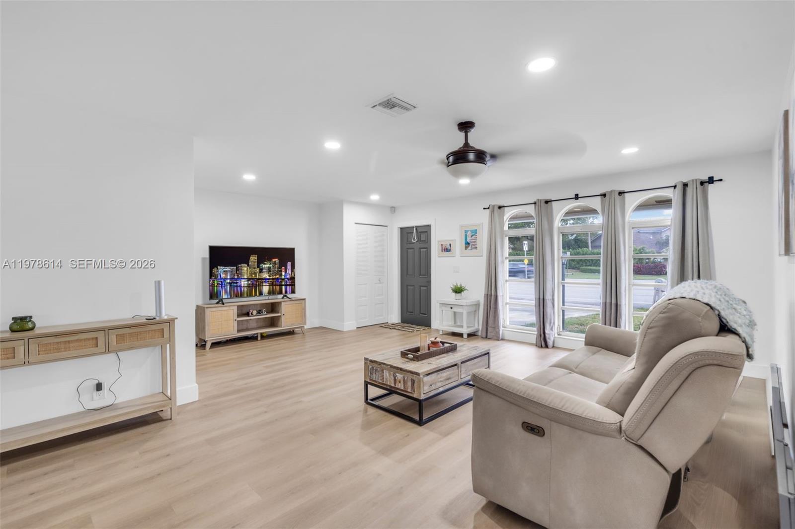 CRYSTAL LAKE 4TH SEC - Residential