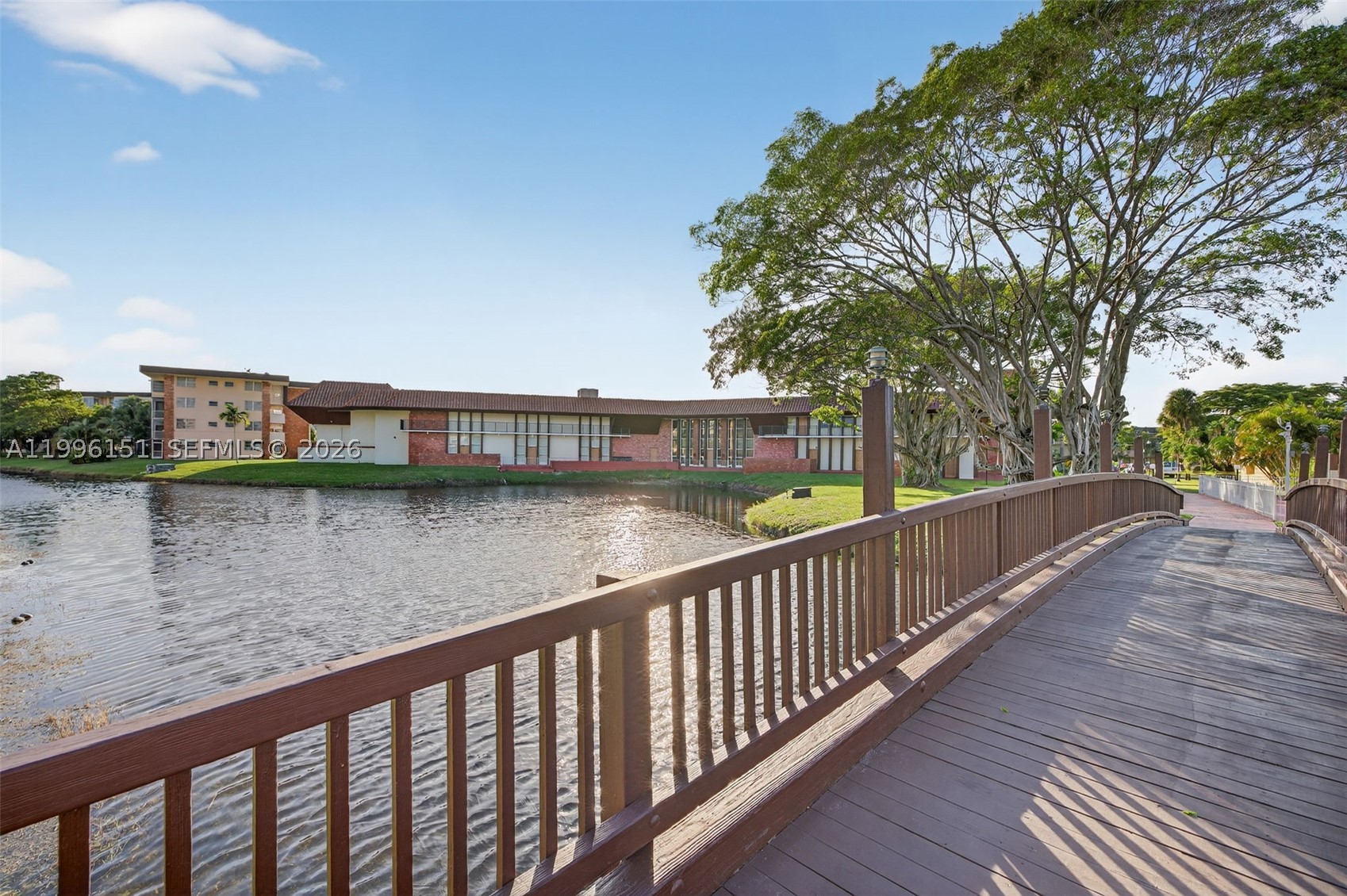 LAUDERDALE OAKS CONDO XII - Residential