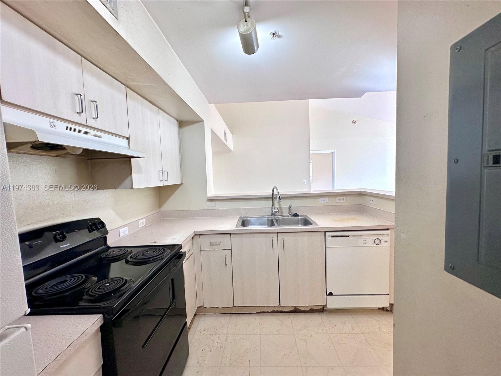 DEVONAIRE CONDO AT PEMBRO - Residential