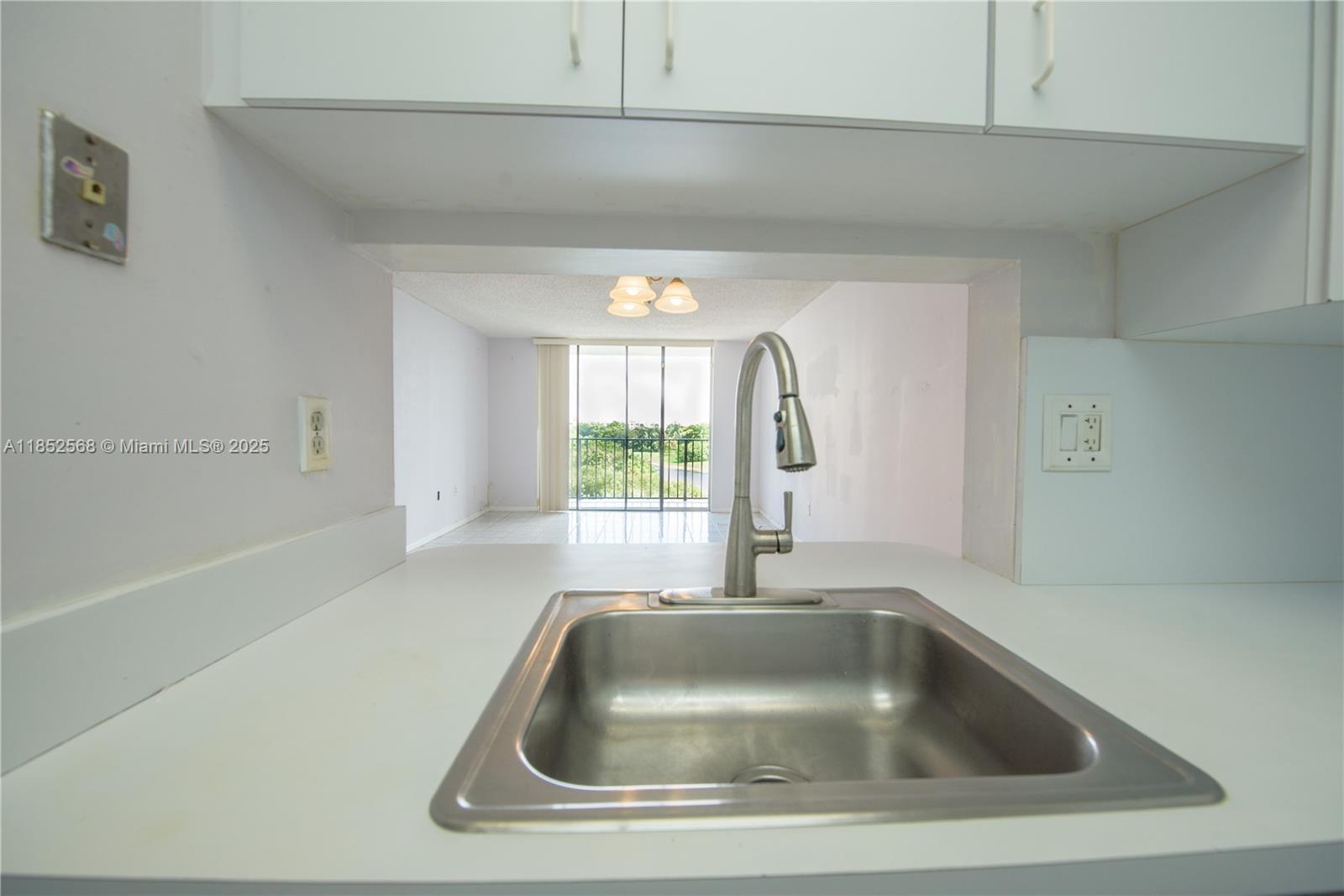 GOLFVIEW CL FONTAINBL PK - Residential