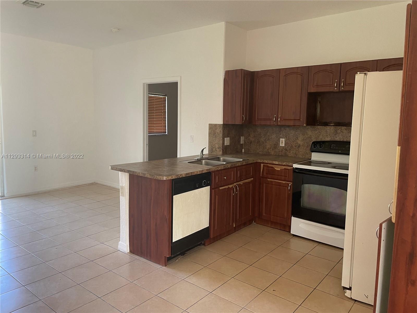 OLD BISCAYNE VILLAS CONDO - Residential Lease