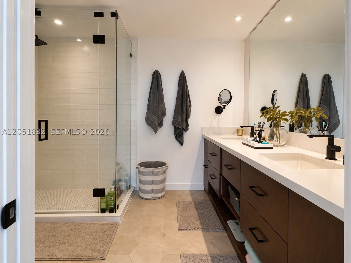REGATTA AT INDIAN CREEK C - Residential Lease