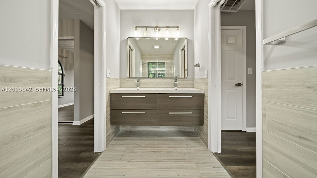 RIVERSIDE ACRES - Residential Lease