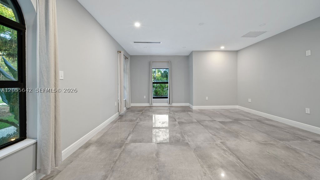 RIVERSIDE ACRES - Residential Lease