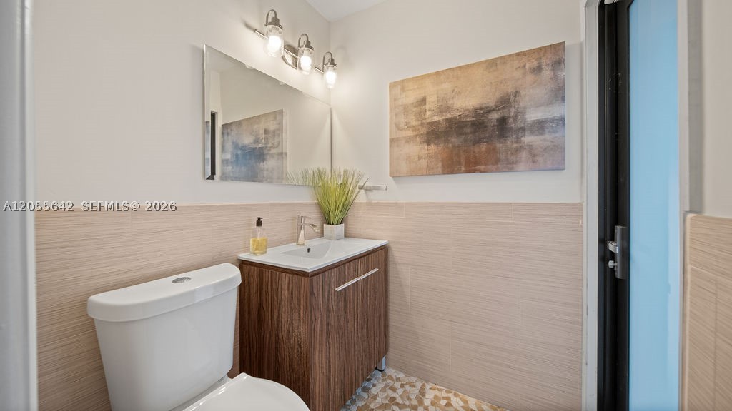 RIVERSIDE ACRES - Residential Lease