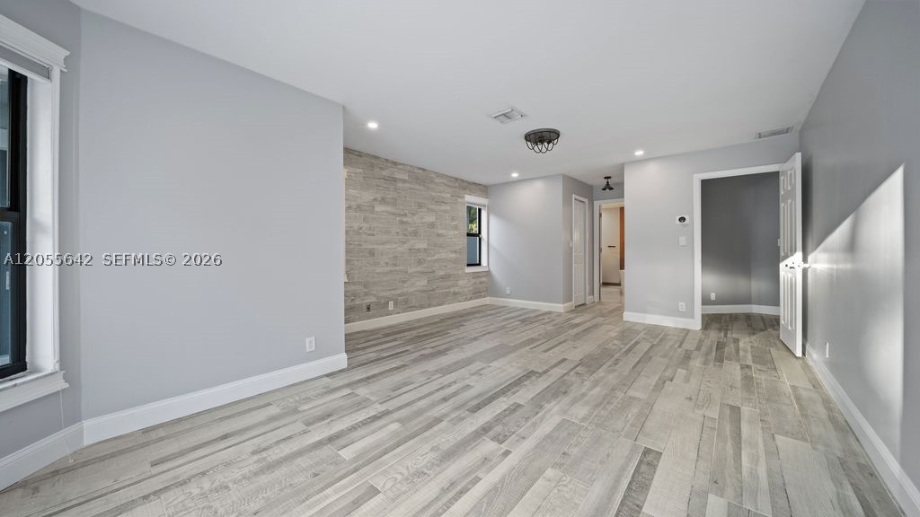 RIVERSIDE ACRES - Residential Lease