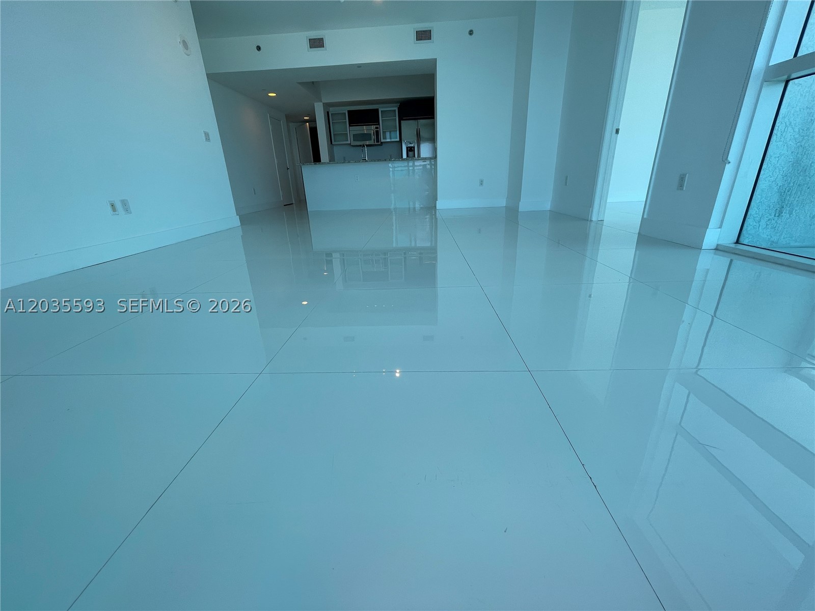 THE PLAZA 851 BRICKELL CO - Residential Lease