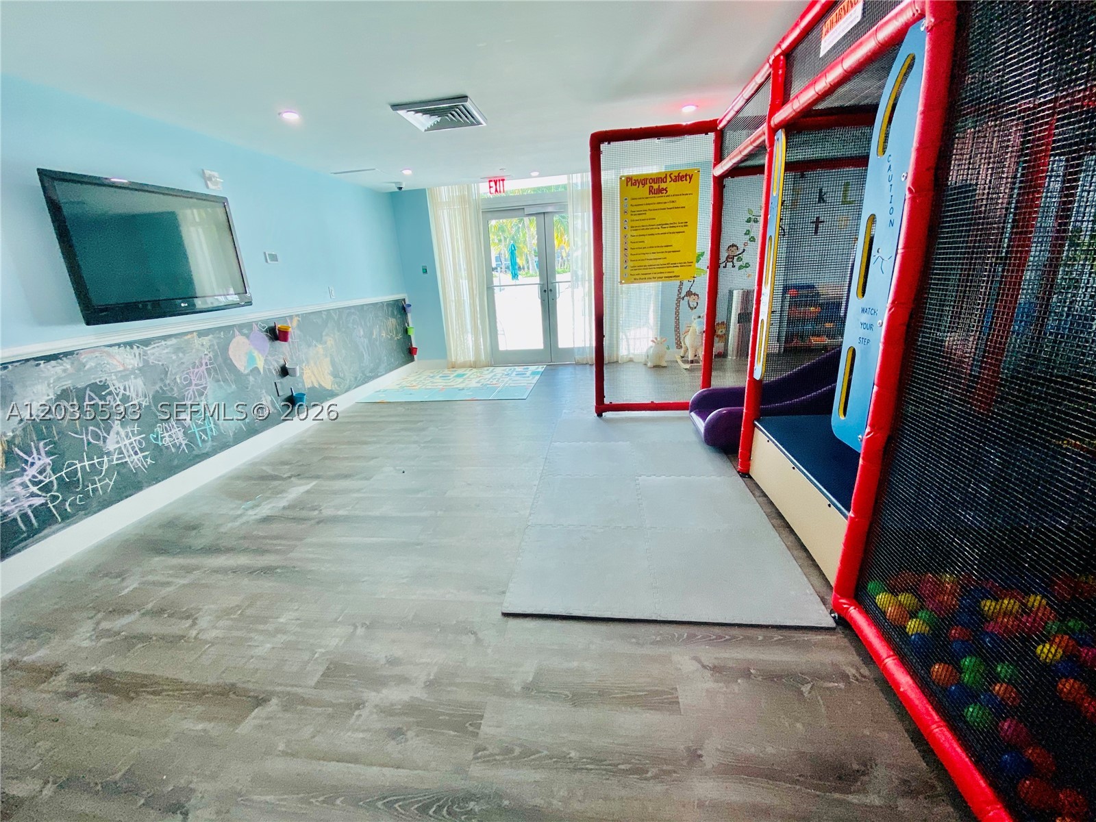 THE PLAZA 851 BRICKELL CO - Residential Lease