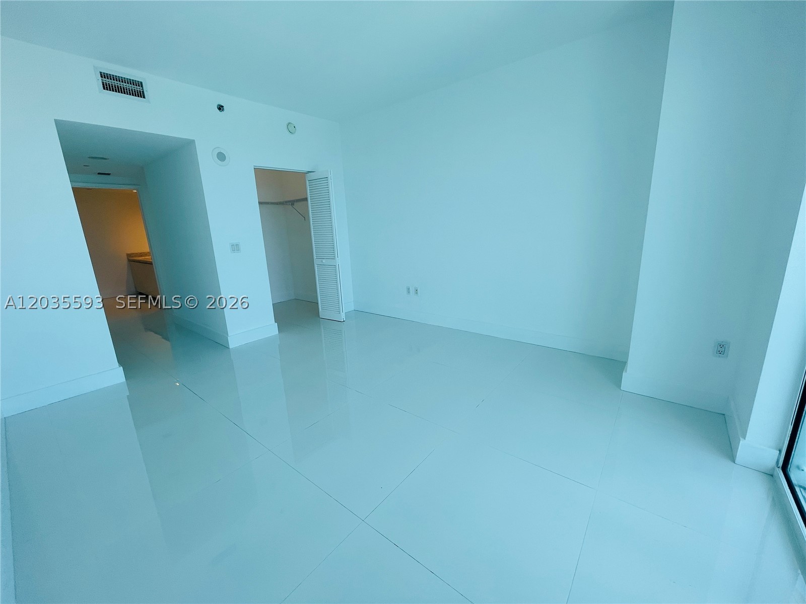 THE PLAZA 851 BRICKELL CO - Residential Lease