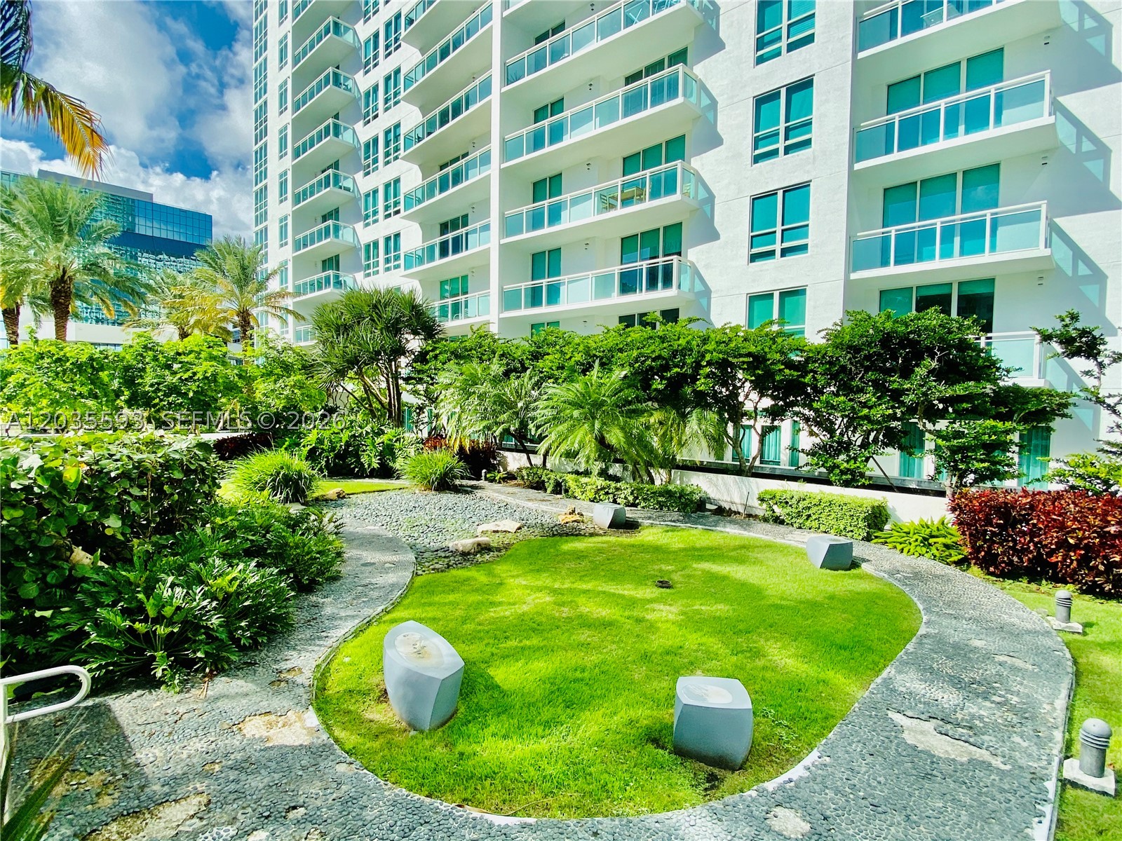 THE PLAZA 851 BRICKELL CO - Residential Lease