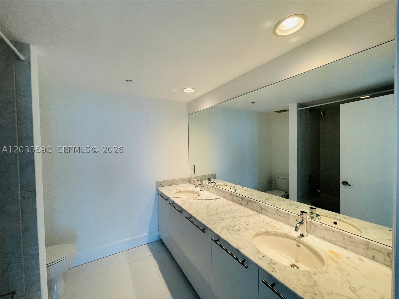 THE PLAZA 851 BRICKELL CO - Residential Lease