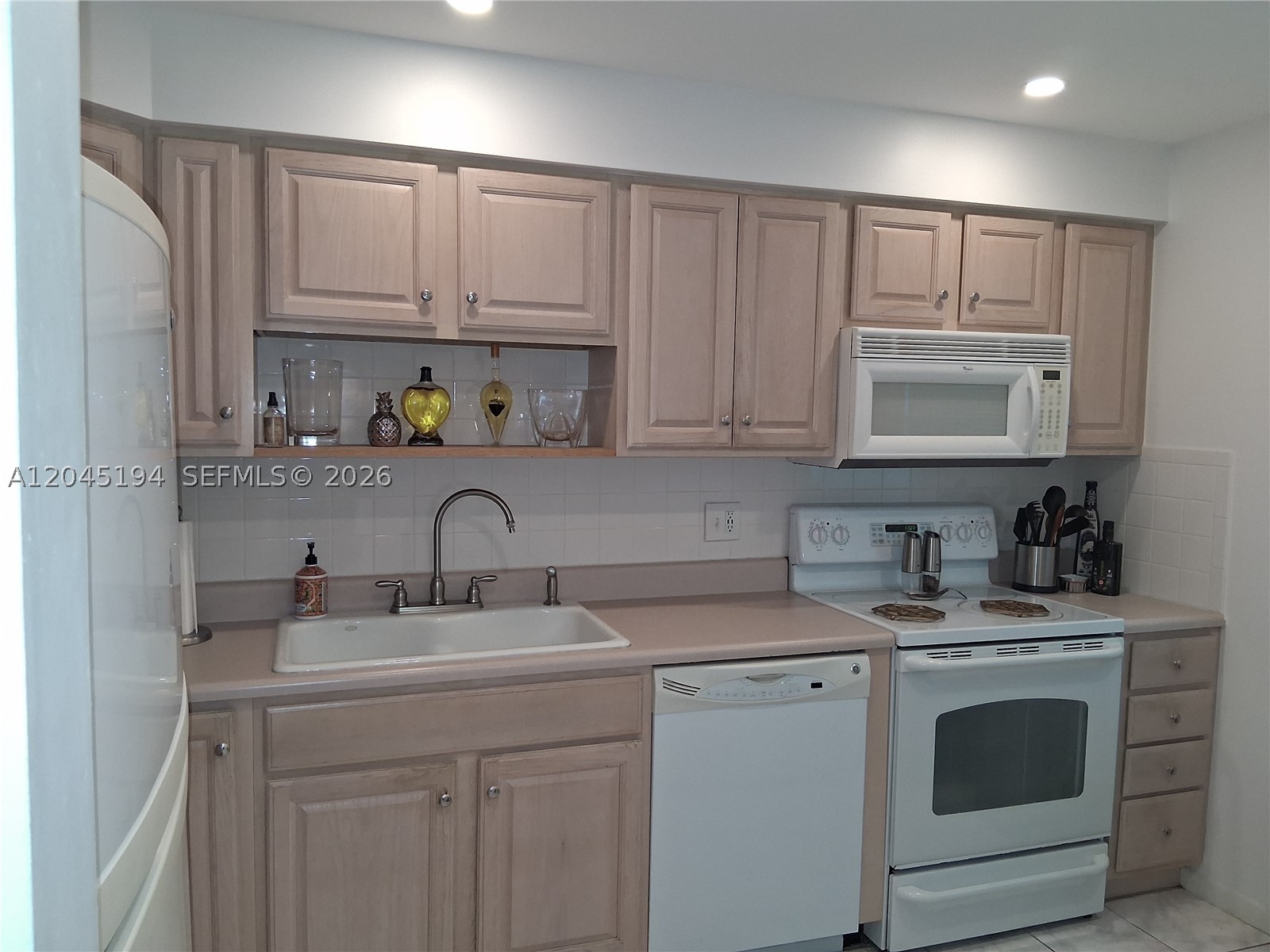 STARLITE CONDO - Residential