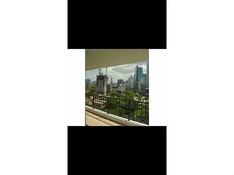 VILLA REGINA CONDO - Residential Lease