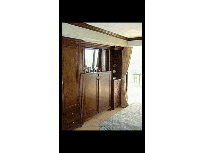 VILLA REGINA CONDO - Residential Lease