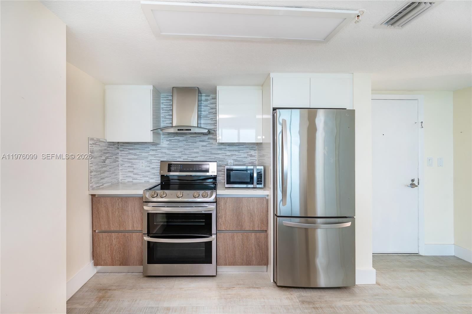 1800 CLUB CONDO - Residential
