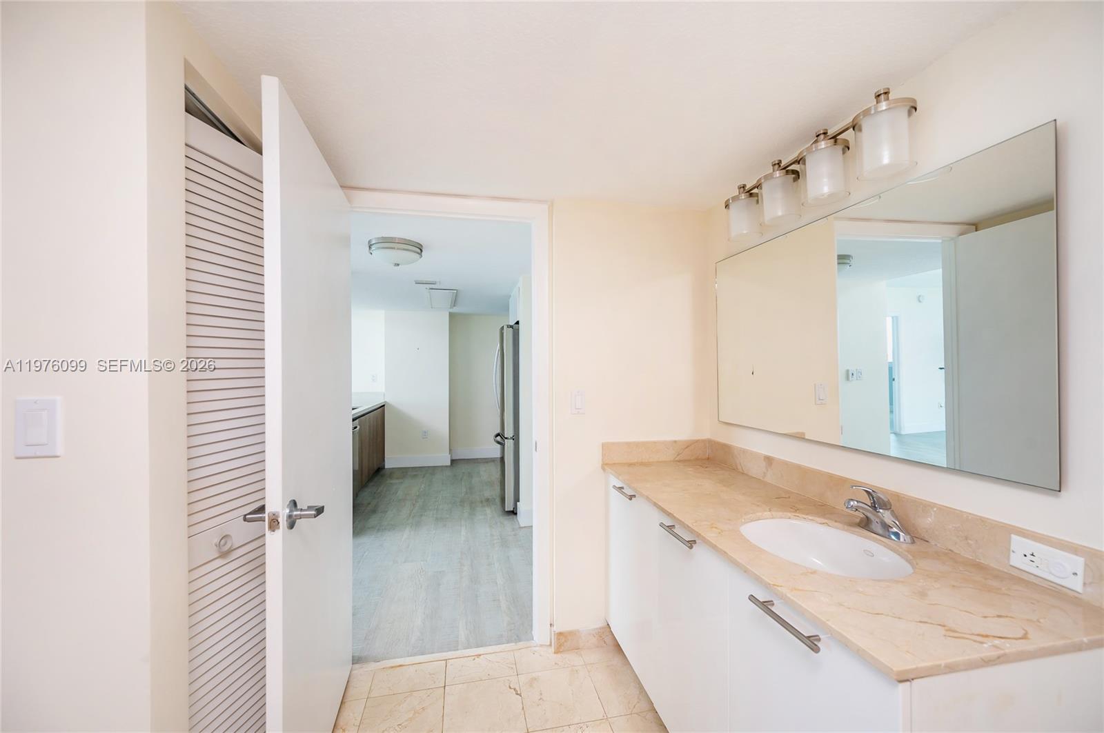 1800 CLUB CONDO - Residential