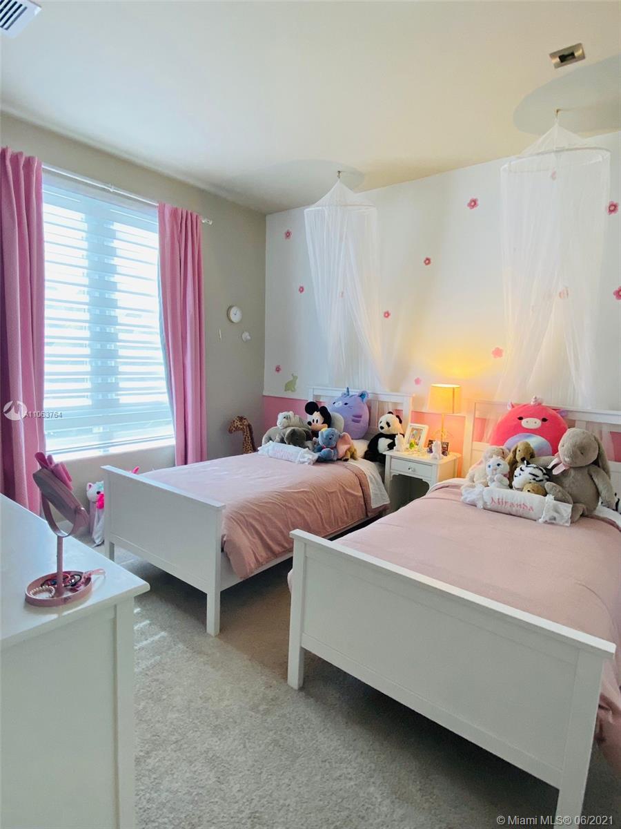 LANDMARK AT DORAL - Residential
