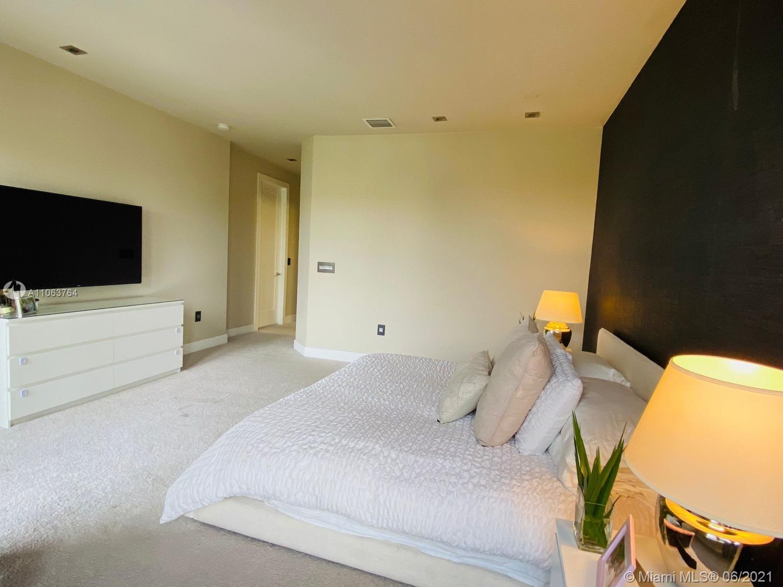 LANDMARK AT DORAL - Residential