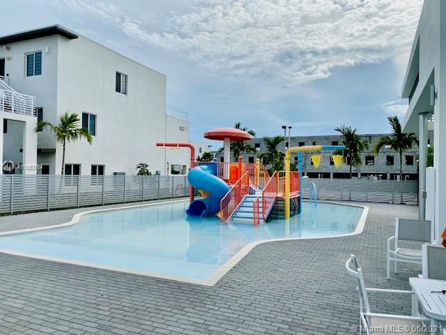 LANDMARK AT DORAL - Residential