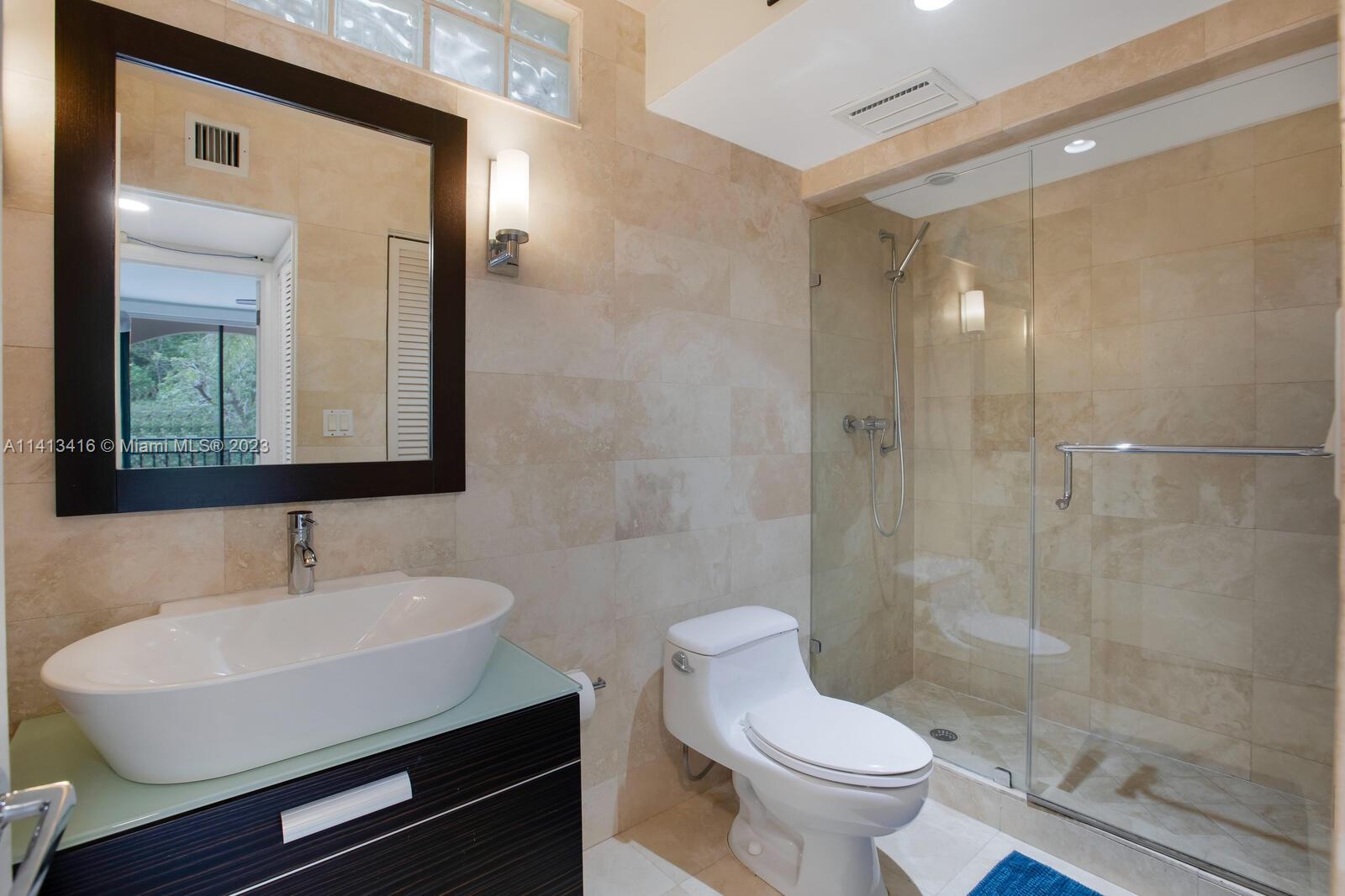ROYAL HARBOUR YACHT CLUB - Residential